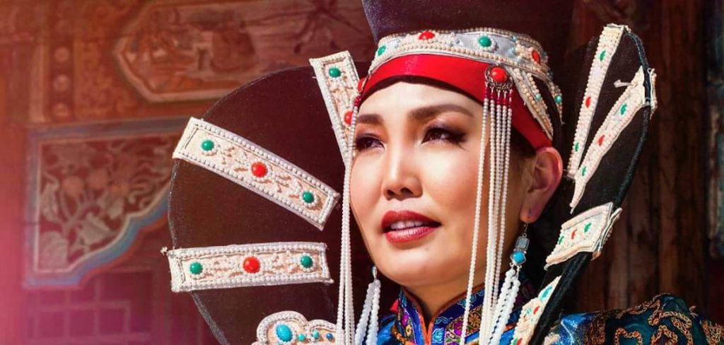 Mongolia
Age: 36
Profession: Journalist
Competes in duets and in solo series